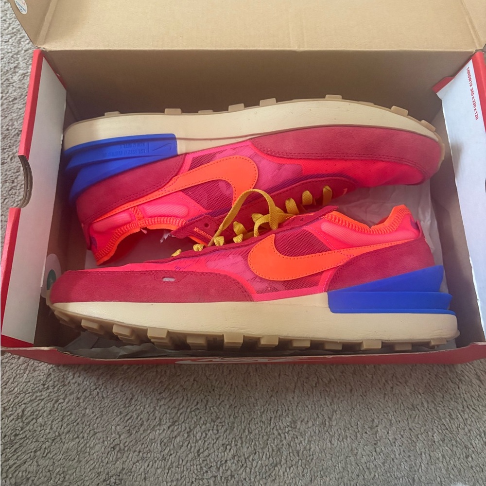 Men’s Nike Waffle One Hyper Pink Sneakers